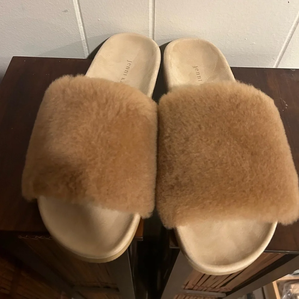 Jenni Kayne- Shearling Slides- size 39 (8.5:9) - Picture 8 of 8